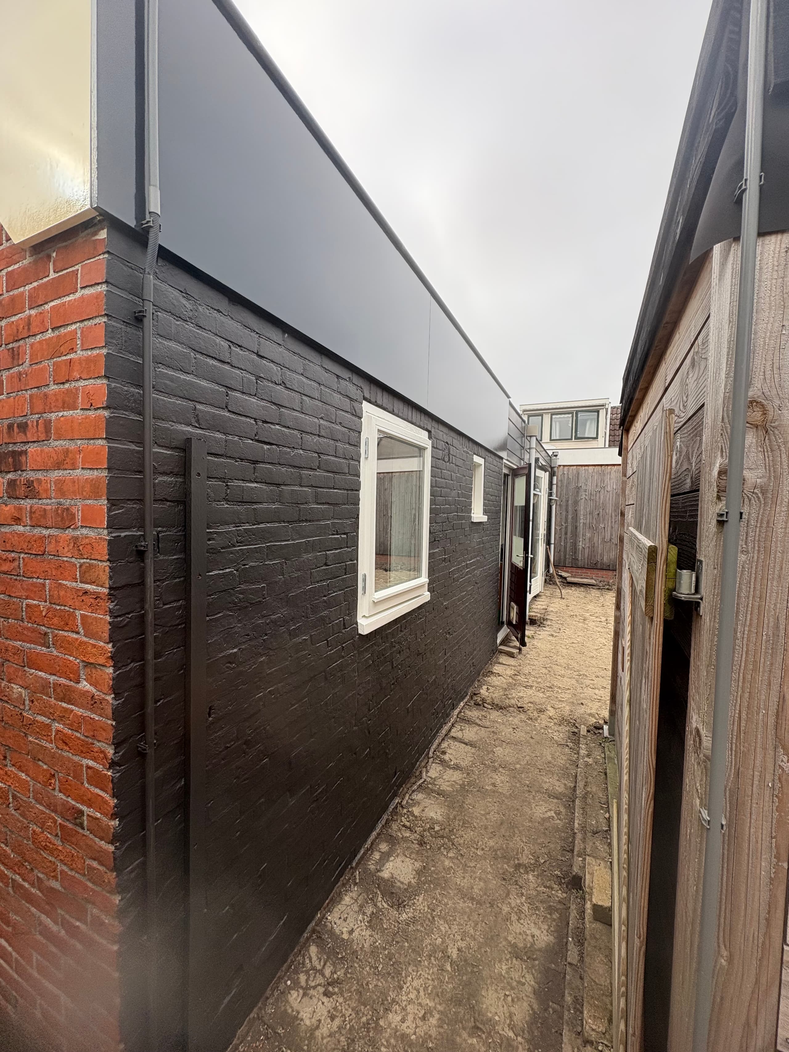 Buitenschilderwerk in Grypskerk in Grypskerk - foto 3